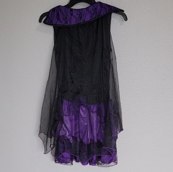 Wicked Beauty Teen Halloween Costume/Check measure. size tag was cut off. - Picture 3 of 13